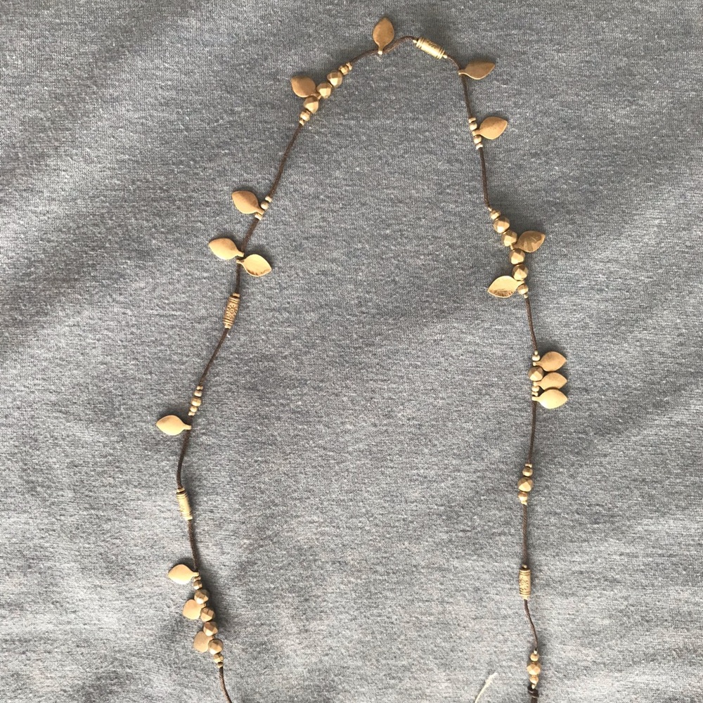 Leather and gold natural necklace